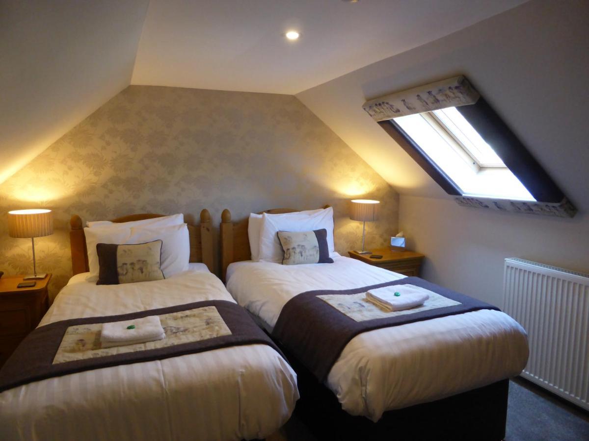 Glen Clova Hotel & Luxury Lodges Millton of Clova Екстер'єр фото