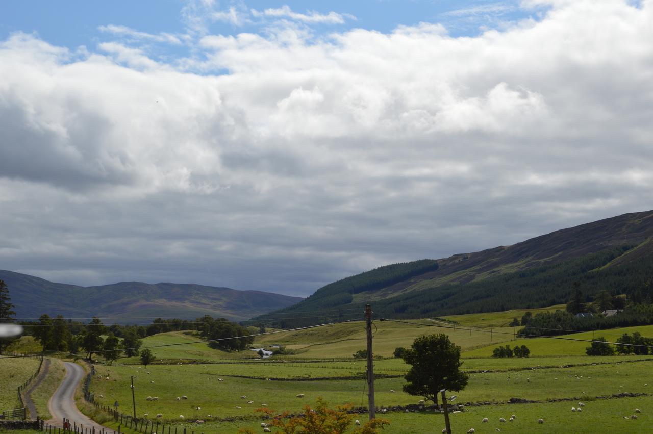 Glen Clova Hotel & Luxury Lodges Millton of Clova Екстер'єр фото