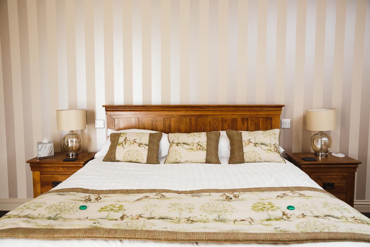 Glen Clova Hotel & Luxury Lodges Millton of Clova Екстер'єр фото