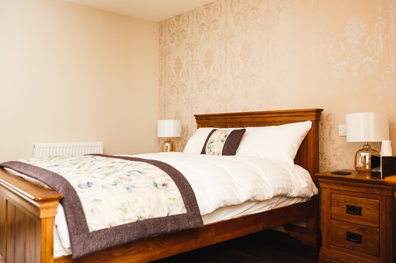 Glen Clova Hotel & Luxury Lodges Millton of Clova Екстер'єр фото